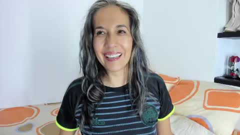 Laura online show from 06/19/26, 12:15