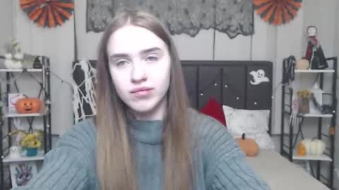 LauraHlot online show from 11/04/25, 07:13