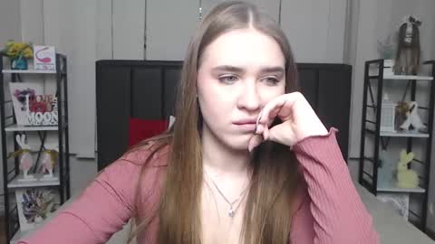 LauraHlot online show from 12/04/25, 07:11