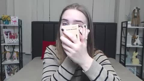 LauraHlot online show from 12/05/25, 06:26