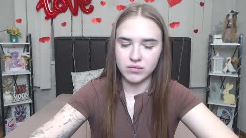 Snapshot of laurahlot chatting on 04/02/26, 06:05 LauraHlot online show from 04/02/26, 06:05