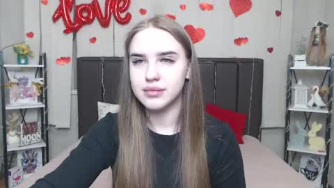 Snapshot of laurahlot chatting on 04/08/26, 06:13 LauraHlot online show from 04/08/26, 06:13