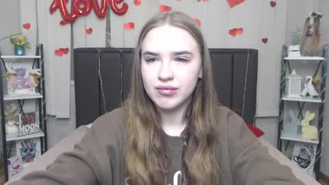 Snapshot of laurahlot chatting on 04/11/26, 06:01 LauraHlot online show from 04/11/26, 06:01