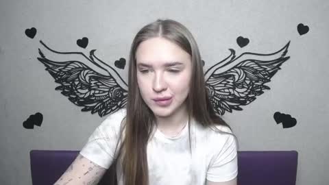 Snapshot of laurahlot chatting on 04/24/26, 05:48 LauraHlot online show from 04/24/26, 05:48