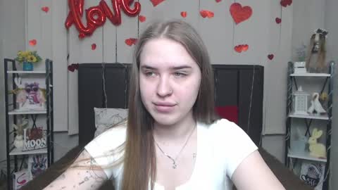 Snapshot of laurahlot chatting on 05/01/26, 05:39 LauraHlot online show from 05/01/26, 05:39