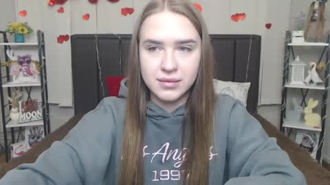 Snapshot of laurahlot chatting on 05/03/26, 05:52 LauraHlot online show from 05/03/26, 05:52