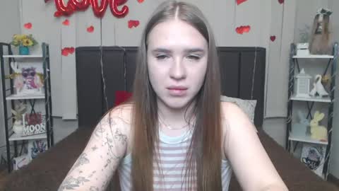 Snapshot of laurahlot chatting on 05/08/26, 05:40 LauraHlot online show from 05/08/26, 05:40