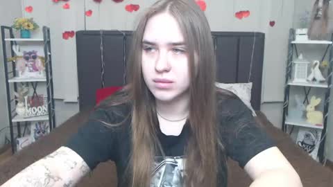 Snapshot of laurahlot chatting on 05/14/26, 05:31 LauraHlot online show from 05/14/26, 05:31