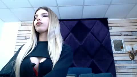 Snapshot of laurainemisti chatting on 06/19/26, 06:07 laura online show from 06/19/26, 06:07