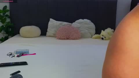 LauraMirage online show from 11/27/25, 09:00