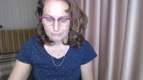 Lauraoven1 online show from 12/21/24, 09:01