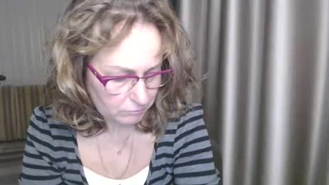 Lauraoven1 online show from 12/22/24, 03:33