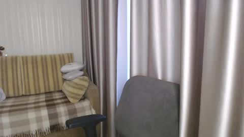 Lauraoven1 online show from 12/28/24, 10:47