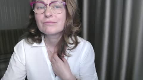 Lauraoven1 online show from 01/05/25, 07:39