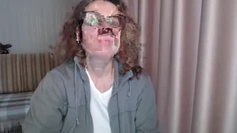 Lauraoven1 online show from 02/05/25, 07:50