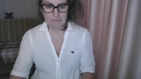 Lauraoven1 online show from 03/07/25, 12:23