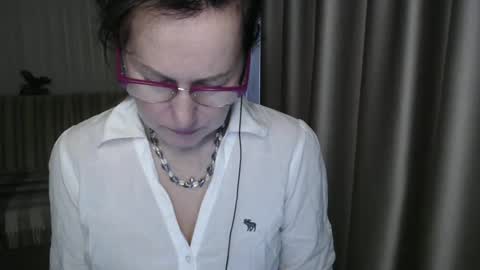 Lauraoven1 online show from 03/12/25, 07:02