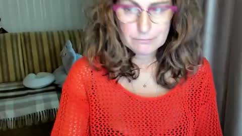 Lauraoven1 online show from 10/06/25, 02:03