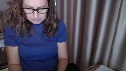 Lauraoven1 online show from 11/07/25, 10:59