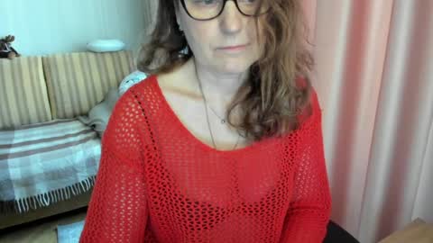 Lauraoven1 online show from 04/01/26, 02:03
