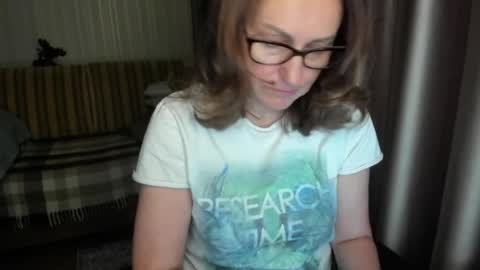Lauraoven1 online show from 04/29/26, 06:03