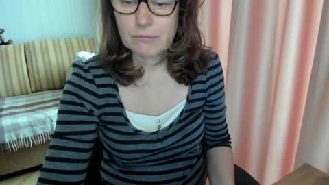 Lauraoven1 online show from 05/04/26, 08:43