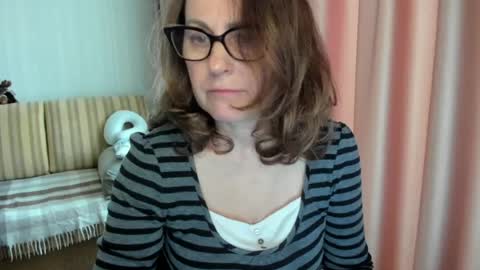 Lauraoven1 online show from 05/06/26, 02:22