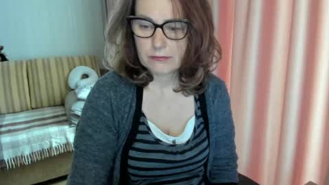 Lauraoven1 online show from 05/07/26, 07:58