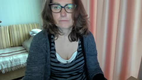 Lauraoven1 online show from 05/12/26, 07:49
