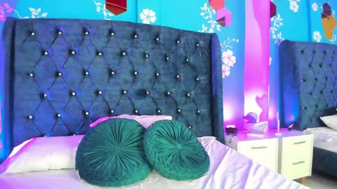 Laura online show from 05/09/26, 12:21