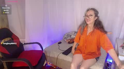 Snapshot of laurasofia45 chatting on 04/15/26, 10:54 Laura Sofia online show from 04/15/26, 10:54
