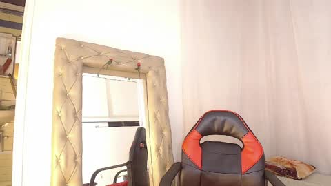 Snapshot of laurasofia45 chatting on 05/09/26, 03:34 Laura Sofia online show from 05/09/26, 03:34