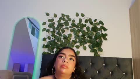 laura online show from 05/12/26, 10:18