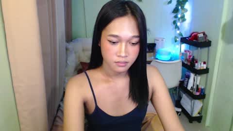 Snapshot of lauraxjose chatting on 02/10/25, 04:47 jose and laura online show from 02/10/25, 04:47