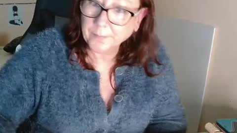 Snapshot of laureanne50 chatting on 12/22/24, 02:49 laureanne online show from 12/22/24, 02:49