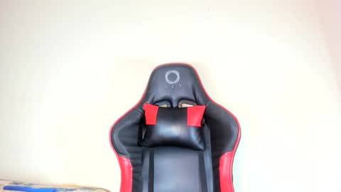 Snapshot of laureen777 chatting on 10/22/25, 02:34 laureen777 online show from 10/22/25, 02:34