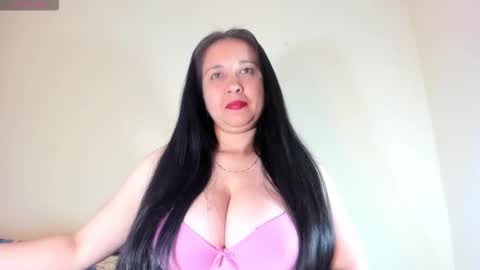 Snapshot of laureen777 chatting on 10/29/25, 02:03 laureen777 online show from 10/29/25, 02:03