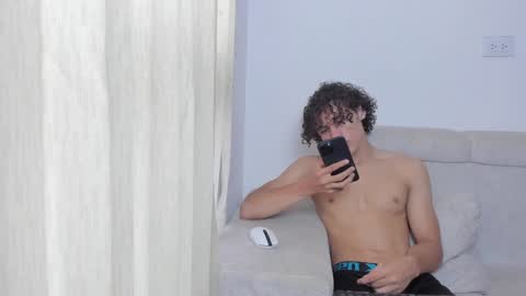 Laureent online show from 01/01/25, 05:22