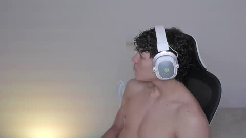 Laureent online show from 10/19/25, 02:50