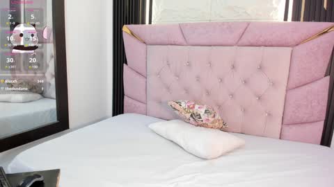 Laurem online show from 02/07/25, 07:38