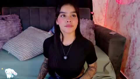 Snapshot of lauren_camila1 chatting on 06/30/26, 04:02 Lau online show from 06/30/26, 04:02