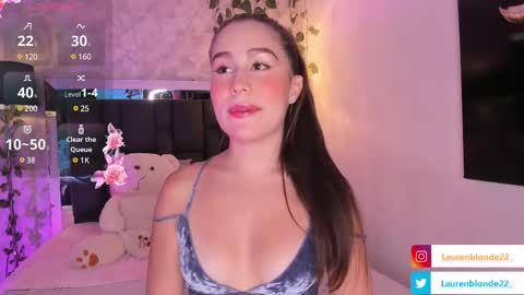 Snapshot of laurenblonde22 chatting on 02/22/25, 08:31 Lauren Blonde online show from 02/22/25, 08:31