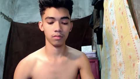 laurence_cuttieguyhere online show from 04/22/26, 07:22