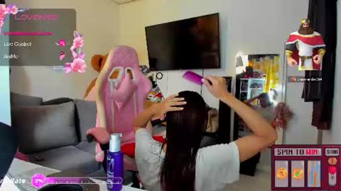 Snapshot of laurencesophiets chatting on 07/23/26, 04:27 SF online show from 07/23/26, 04:27