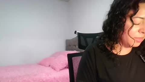 laurenhot94 online show from 02/18/26, 01:56