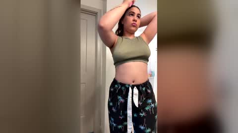 Snapshot of laurenivy chatting on 04/02/26, 07:33 laurenivy online show from 04/02/26, 07:33