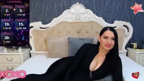 Snapshot of laurenjenssen chatting on 12/20/24, 08:38 Laura online show from 12/20/24, 08:38