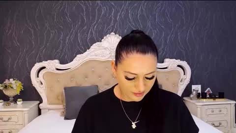 Snapshot of laurenjenssen chatting on 09/10/25, 07:30 Laura online show from 09/10/25, 07:30