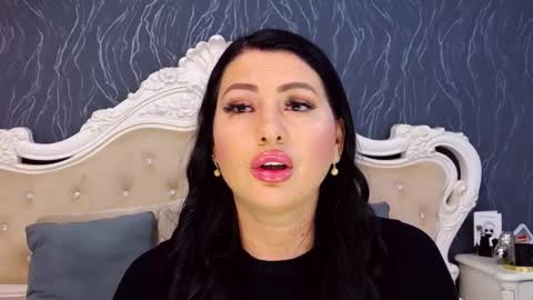 Snapshot of laurenjenssen chatting on 10/01/25, 02:45 Laura online show from 10/01/25, 02:45