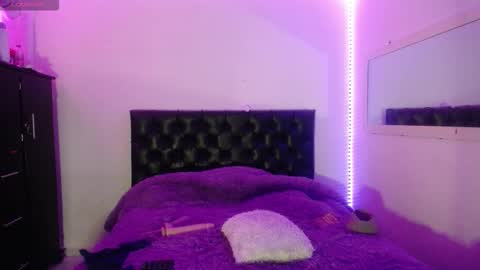 Snapshot of laurenkenner28_ chatting on 10/10/25, 09:36 laurenkenner28_ online show from 10/10/25, 09:36